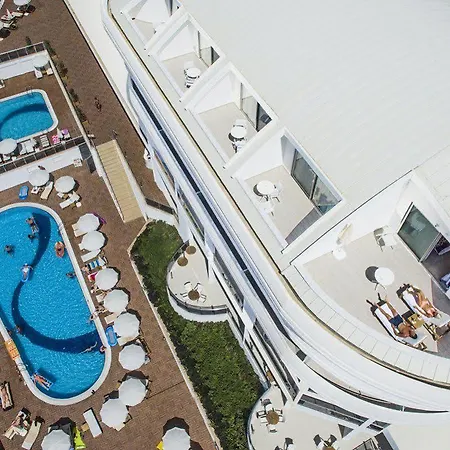 Hotel Laguna Alya &